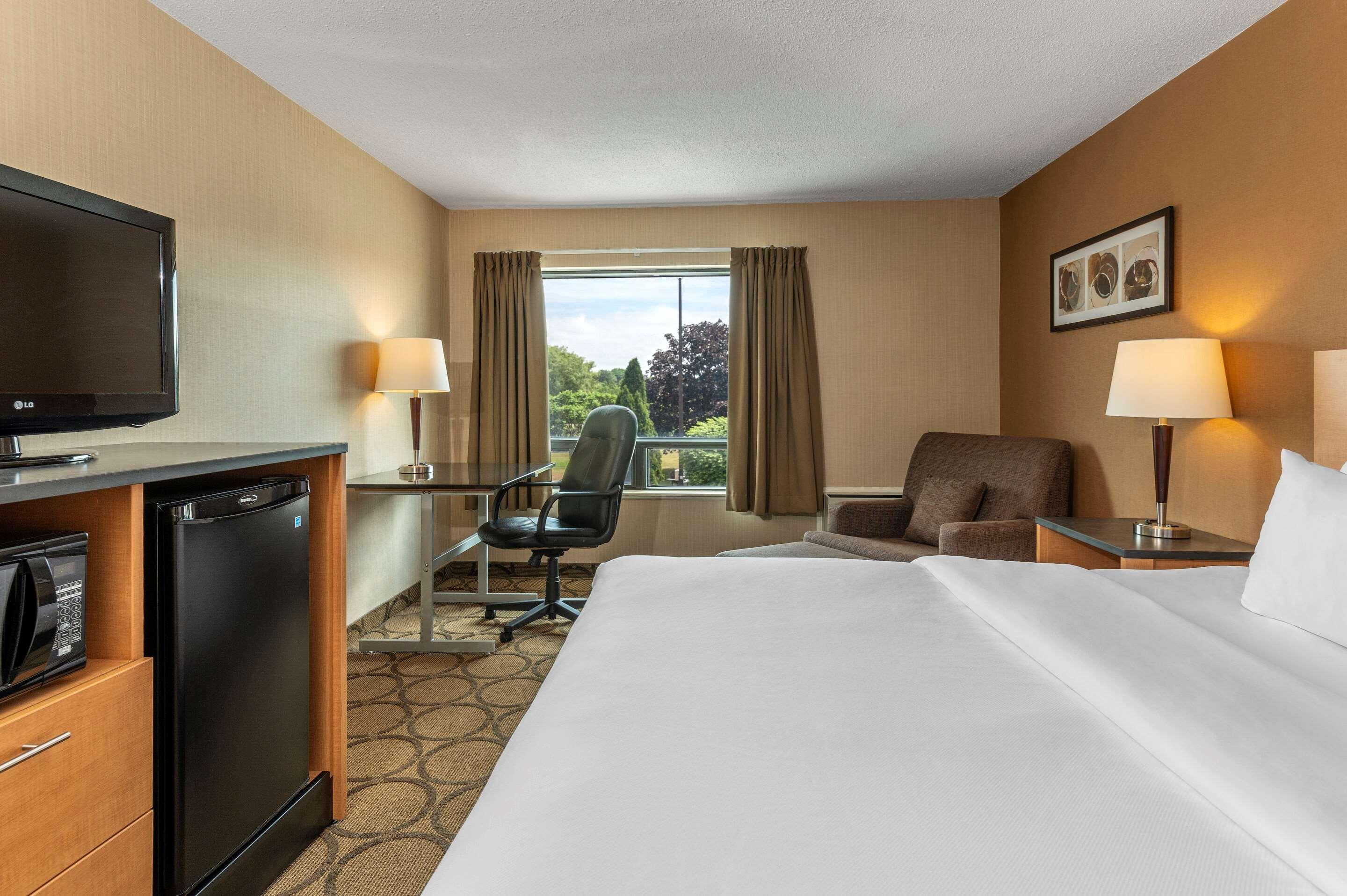 Comfort Inn Sept-Îles Exteriör bild